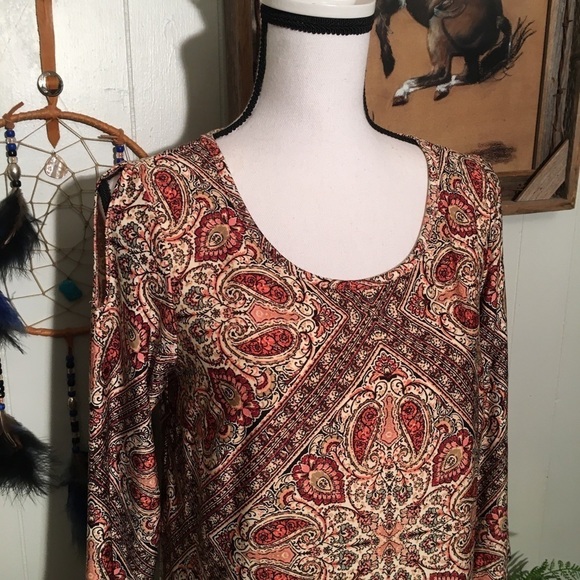 NWT Roz&Ali v neck open shoulder blouse - Picture 4 of 7